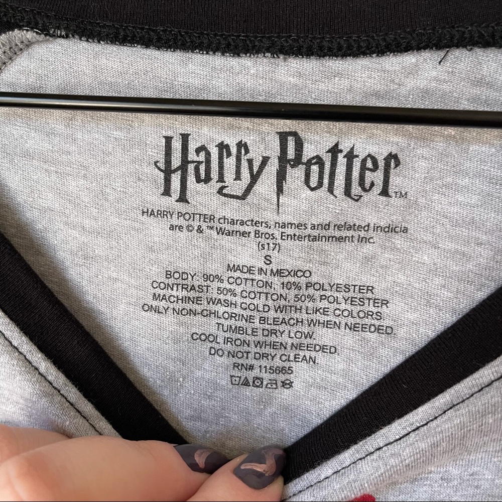 Hot Topic | Gryffindor Quidditch Raglan Top - Picture 3 of 6